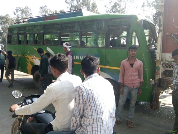 bus and truck accident 12 passengers injured