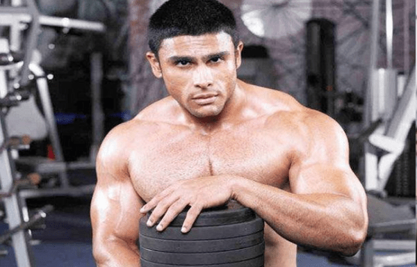 आलिया भट्ट के भाई की बॉडी देखकर भूल जाएंगे सलमान खान को