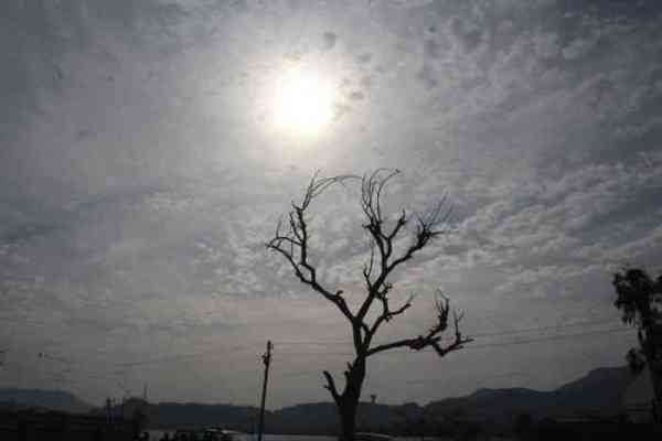 beautiful pics of the sun hidden in the clouds