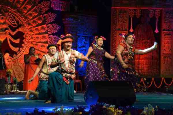 पाली महोत्सव : कलाकारों ने रंगारंग प्रस्तुतियां देकर जीता दिल, समापन पर जुटे हजारों लोग