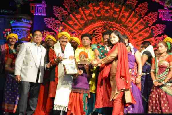 पाली महोत्सव : कलाकारों ने रंगारंग प्रस्तुतियां देकर जीता दिल, समापन पर जुटे हजारों लोग