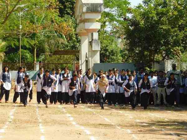 Girls partycipate many games