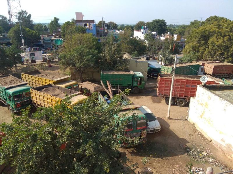 without-a-royalty-the-sand-was-trading-the-nine-dumpers-caught