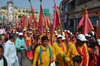 Devotees are going to khatu shyam by walking
