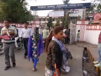 CG PSC EXAM 2018- परीक्षार्थी ऐसे उलझे प्रश्न पत्र में कि परीक्षा के बाद भी ढूंढ़ते रहे प्रश्नों का हल, देखें वीडियो...