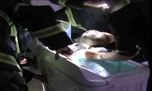 China,rescue operations,washing machines,rescue,crying,daughter,moment,Tumbling,miraculous,