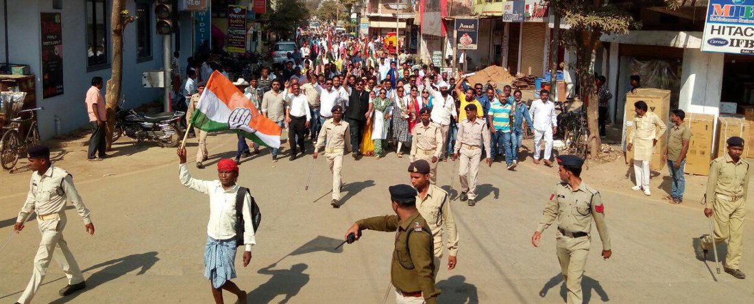 किसानों की मांगों पर कांग्रेसियों ने हल्ला बोला, फिर पुलिस से हुई झूमाझटकी