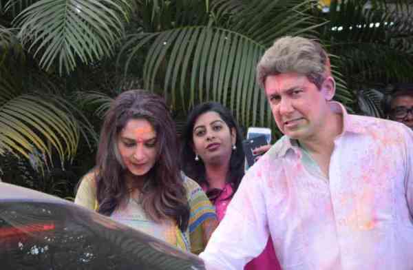 Madhuri dixit spotted after shooting a holi sequence at Versova