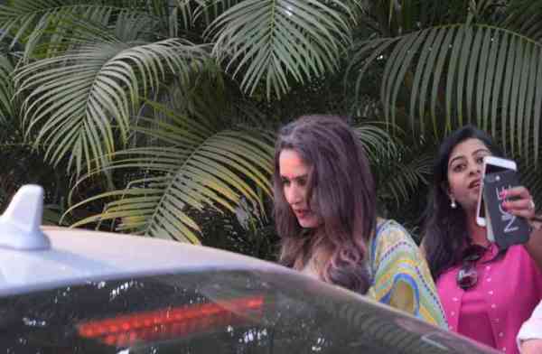 Madhuri dixit spotted after shooting a holi sequence at Versova