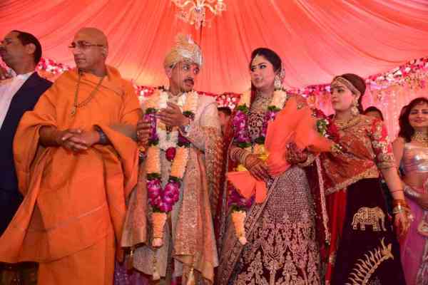 aparna yadav brothers aman singh bisht weddings