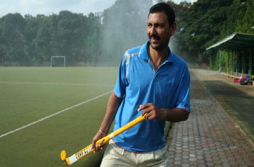 coach hirendra want to see indian women hockey team at top