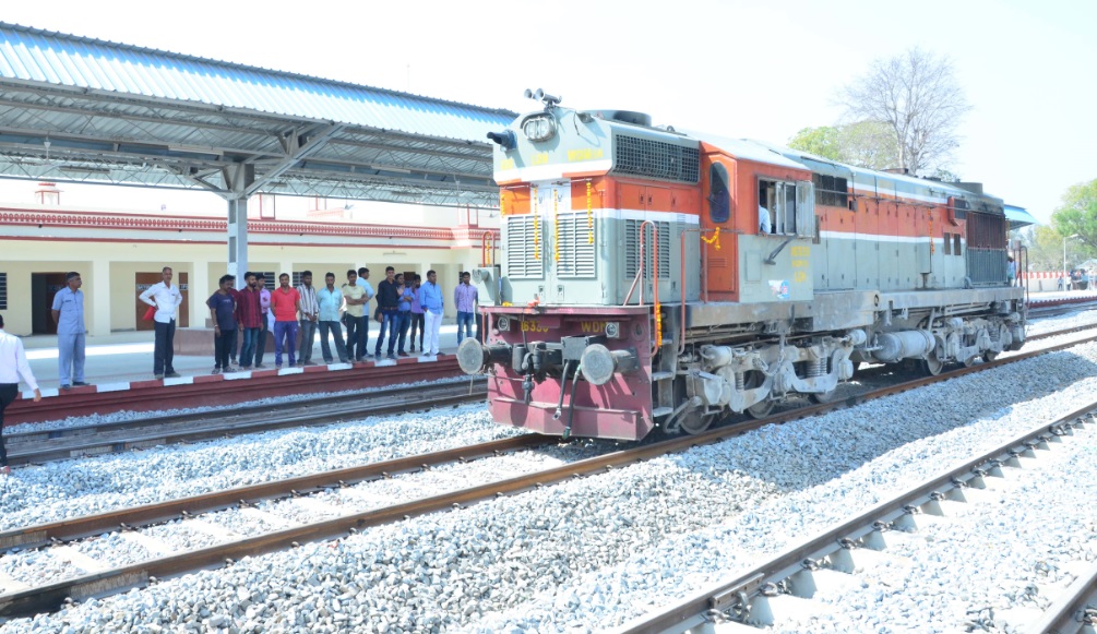sikar to palsana train
