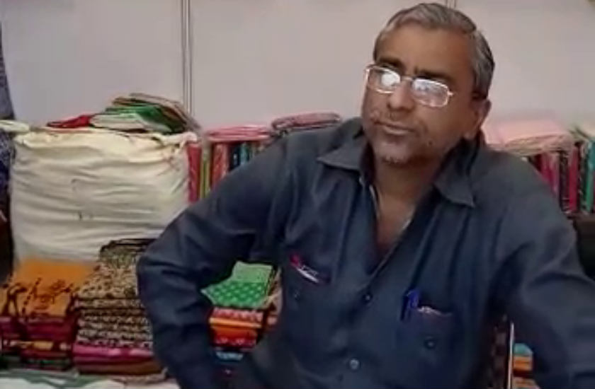 ताज महोत्सव 2018 में चंदेरी साड़ी के नहीं मिल रहे खरीदार