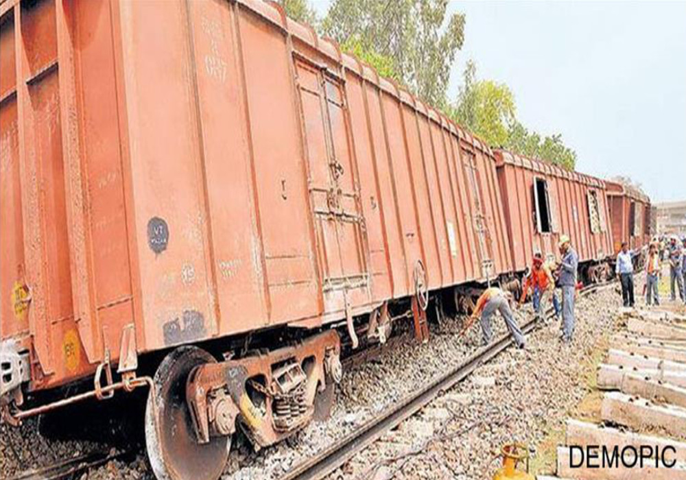 सीतापुर में फिर पटरी से उतरी मालगाड़ी, 4 खाली डिब्बे हुए हादसे का शिकार
