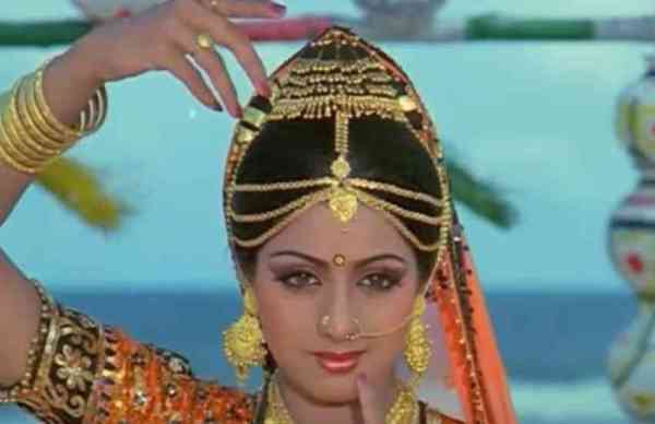 श्रीदेवी की वो मशहूर गाने जिन्होंने बनाया उन्हें 'हवा हवाई'!