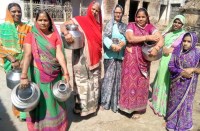 जलदाय विभाग के खिलाफ प्रदर्शन 