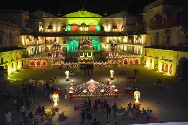 photos of city palace alwar lighten for a movie shooting