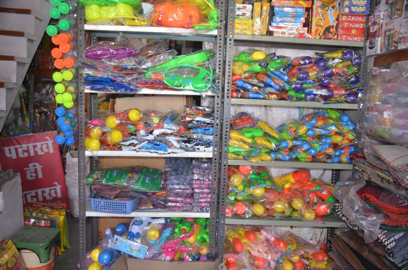 Magic sweep balloons Chips water gun chips will rock #khulkarkheloholi, Holi festival, Holi 2018, Holi 2018 Date in india calendar, Holi kab hai 2018, 2018 me holi kab hai, Holi 2018 Special