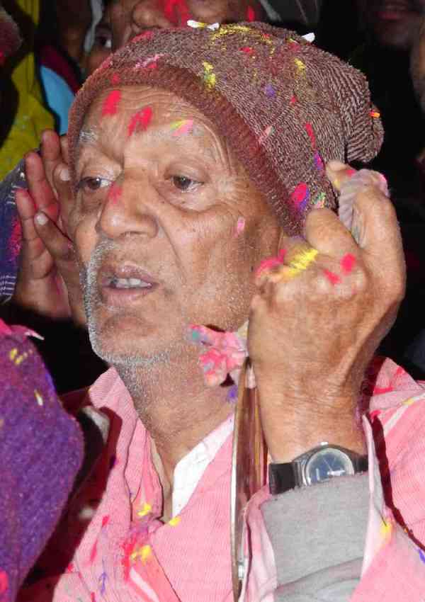 machee holee kee dhoom, rangon -phoolon se mahaka chaarabhuja ka dhaam