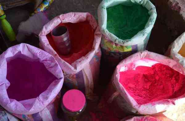 Holi main koi banega sadhu to koi banega shetaan...