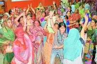 Holi celebrated at Mathuradhish temple