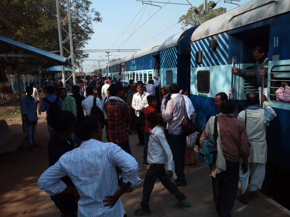 railway special arrangemnets for passengers on holi festival