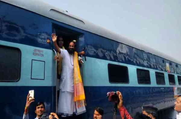 shri shri ravi shankar statement on Waseem Rizvi