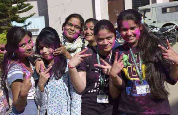 holi celebration 2018 images