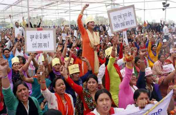 protest, protest of government employees,bahuuddeshiya swasthya karmchari sangh,bahuuddeshiya swasthya karmchari sangh protest,samvida sanyukt sangrash manch,protest of samvida sanyukt sangrash manch,aaganwadi karykarta,protest of aaganwadi karyakarta,employees protest,employees protest in bhopal,bhopal news,mp news in hindi,mp government,workers against mp government