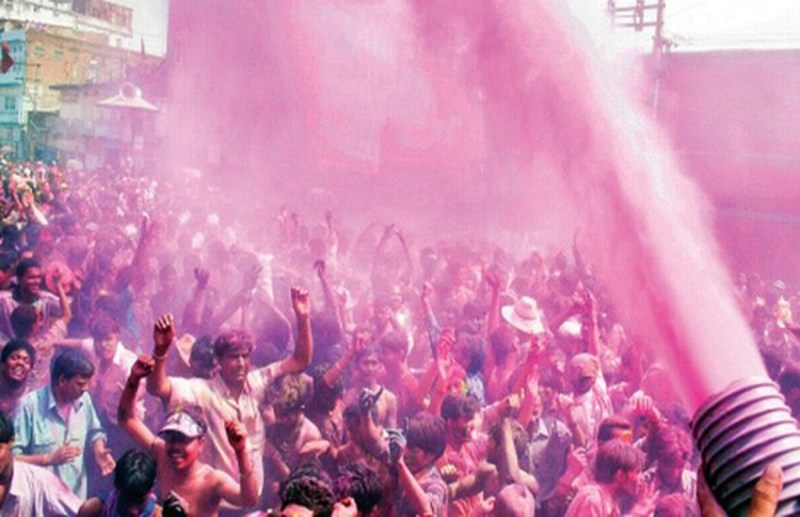 holi