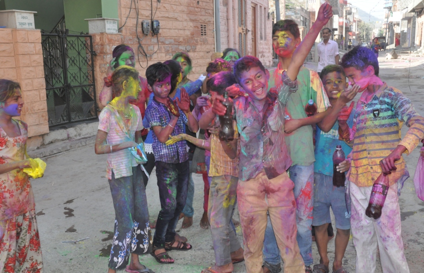People played very well holi,thar