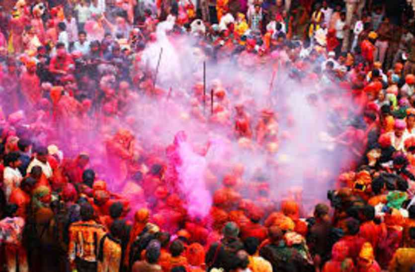 Holi celebration in khairthal of alwar is no less from braj holi