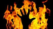 Crime - Woman herself set fire, Along with the house also