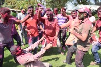 Holi 2018: SP Home holi celebration in Satna Holi latest news