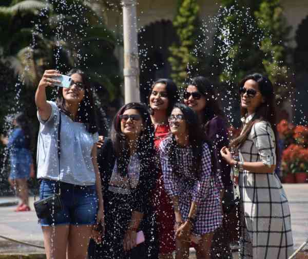 tourists in udaipur
