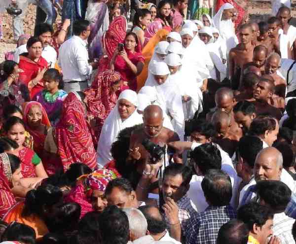 aachaary viraag saagar mahaaraaj kee aagavaanee karane umada samoocha