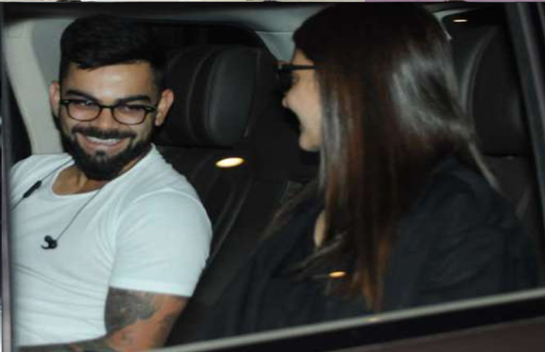 पत्नी अनुष्का को लेने एयरपोर्ट पहुंचे विराट, इस अंदाज में लगाया गले