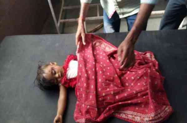 daughter death in road accident while father Funeral