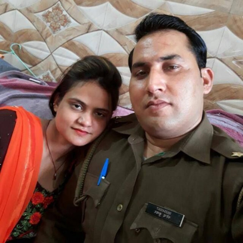 sub inspector photo viral with girl