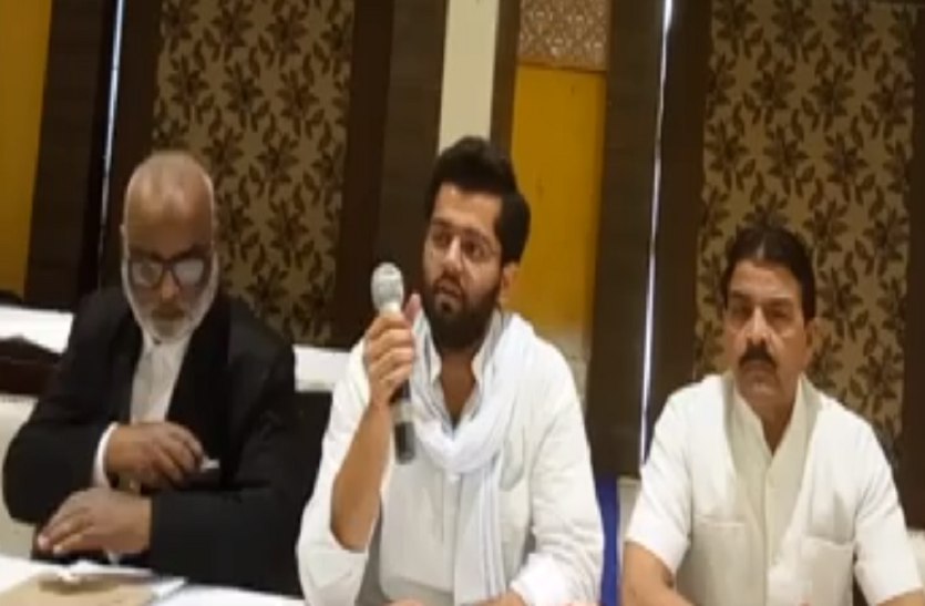 बाहुबली अतीक अहमद के बेटे का दावा, बसपा सुप्रीमो मायावती ने सपा को नहीं हमें दिया है समर्थन,देखें वीडियो