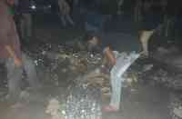 Breaking : गाड़ी से सड़क पर गिरी शराब की पेटियां, बटोरने में जुटी भीड़, पॉवर हाउस रोड हुआ जाम