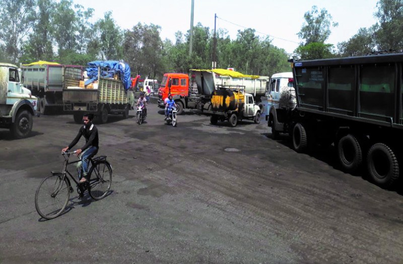 सावधान, इस चौक में अपनी वाहनों की रफ्तार कर लें धीरे, वरना पल भर में हो सकती है अनहोनी