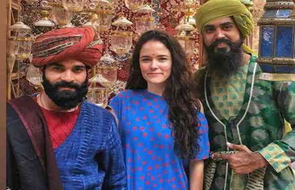 जोरों-शोरों से चल रही है फिल्म 'ठग्स ऑफ हिन्दोस्तान' की शूटिंग, सेट की कुछ तस्वीरें वायरल