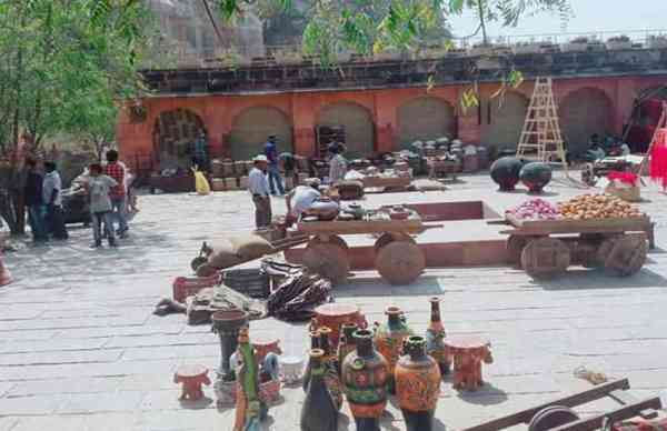 जोरों-शोरों से चल रही है फिल्म 'ठग्स ऑफ हिन्दोस्तान' की शूटिंग, सेट की कुछ तस्वीरें वायरल