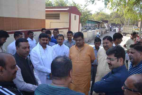Photos of politicians present at alwar general hospital during postmor