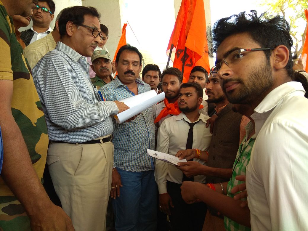 ABVP protested against employee staying in Rewa College's Girls hostel