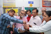 This officer gives children the Pulse dose