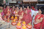 teejaniya praying during ghudla poojan