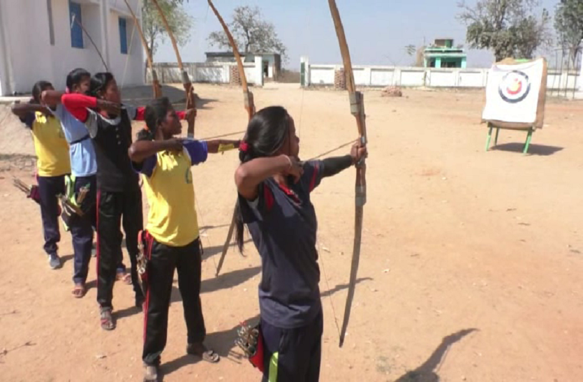 Tribal girls hard work for archery Impressed by dangal girl gita