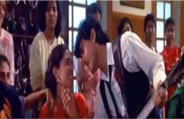 आमिर की पहली सुपरहिट फिल्म का हिस्सा बनीं थी उनकी पहली पत्नी रीना, दिखीं थी इस अंदाज में